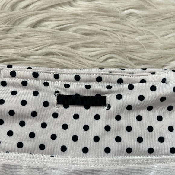 {Lululemon} Run: Speed Short in Twin Stripe Black / Mod Dot Printed Black - 6 - Picture 8 of 11